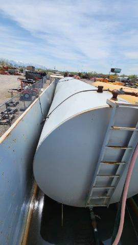 10,000 Gallon Self Contained Fuel Tank (2 of 5)