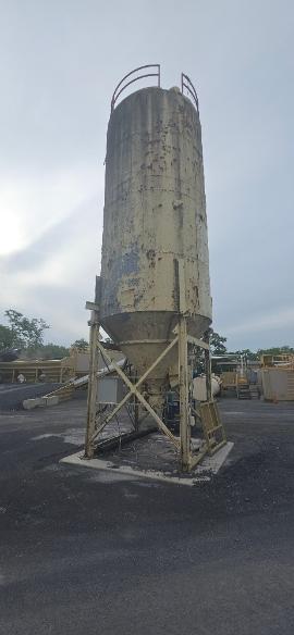 REDUCED PRICE -Stationary 300BBL Dust Silo (3 of 8)